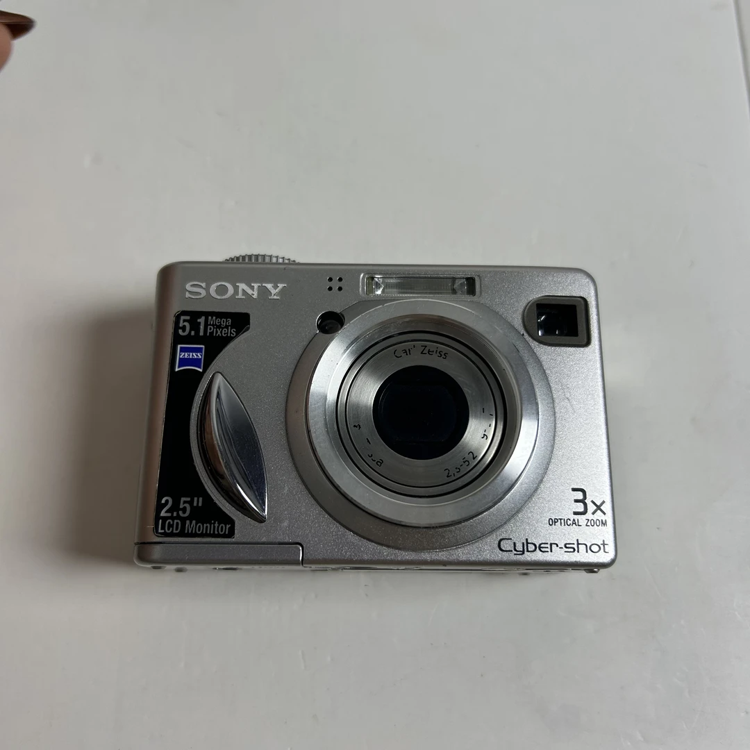 95新 Sony/索尼 W5 510万像素 3倍变焦 自备电池 读卡器