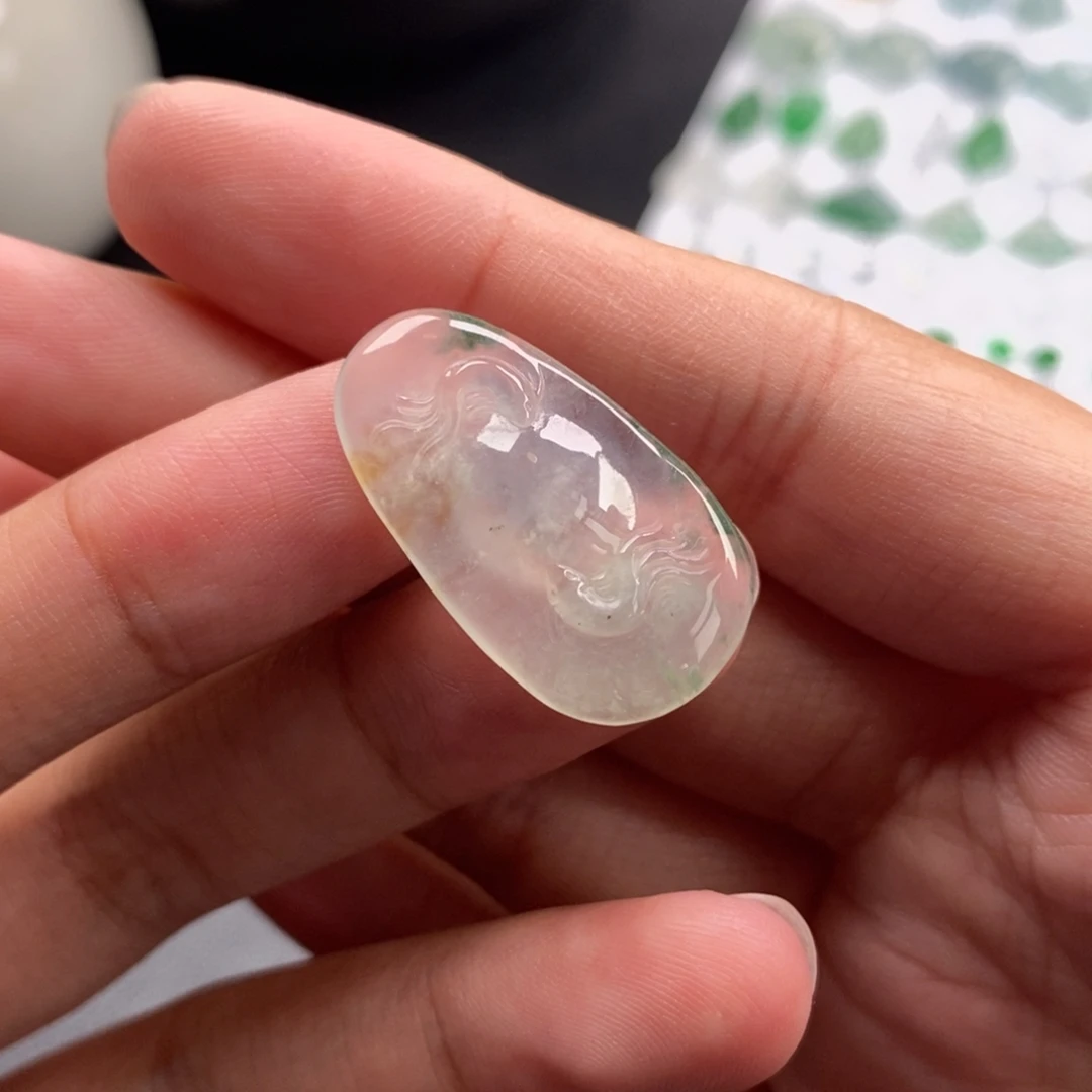 翡翠裸石双鱼戏水牌