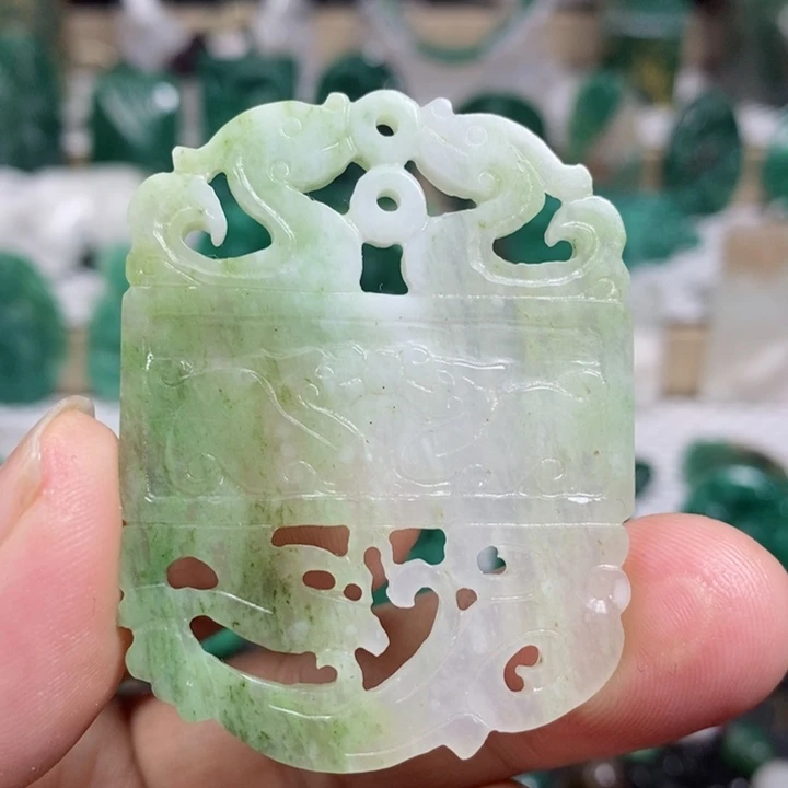 未镶嵌独山玉颈饰