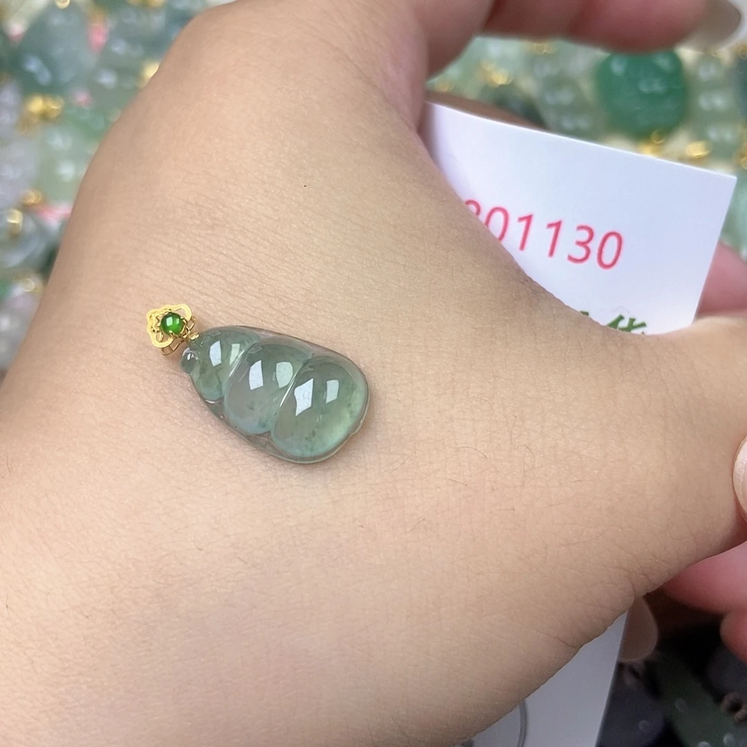 翡翠未镶嵌挂件天然