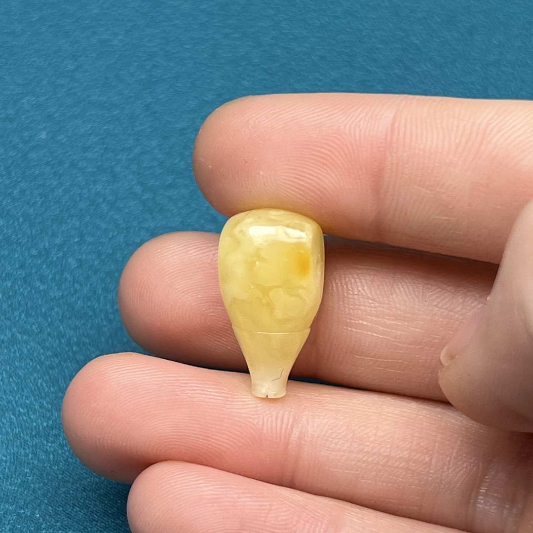 Z1391天然原矿蜜蜡 三通 10.5*20.4mm抖音基地 质检发货