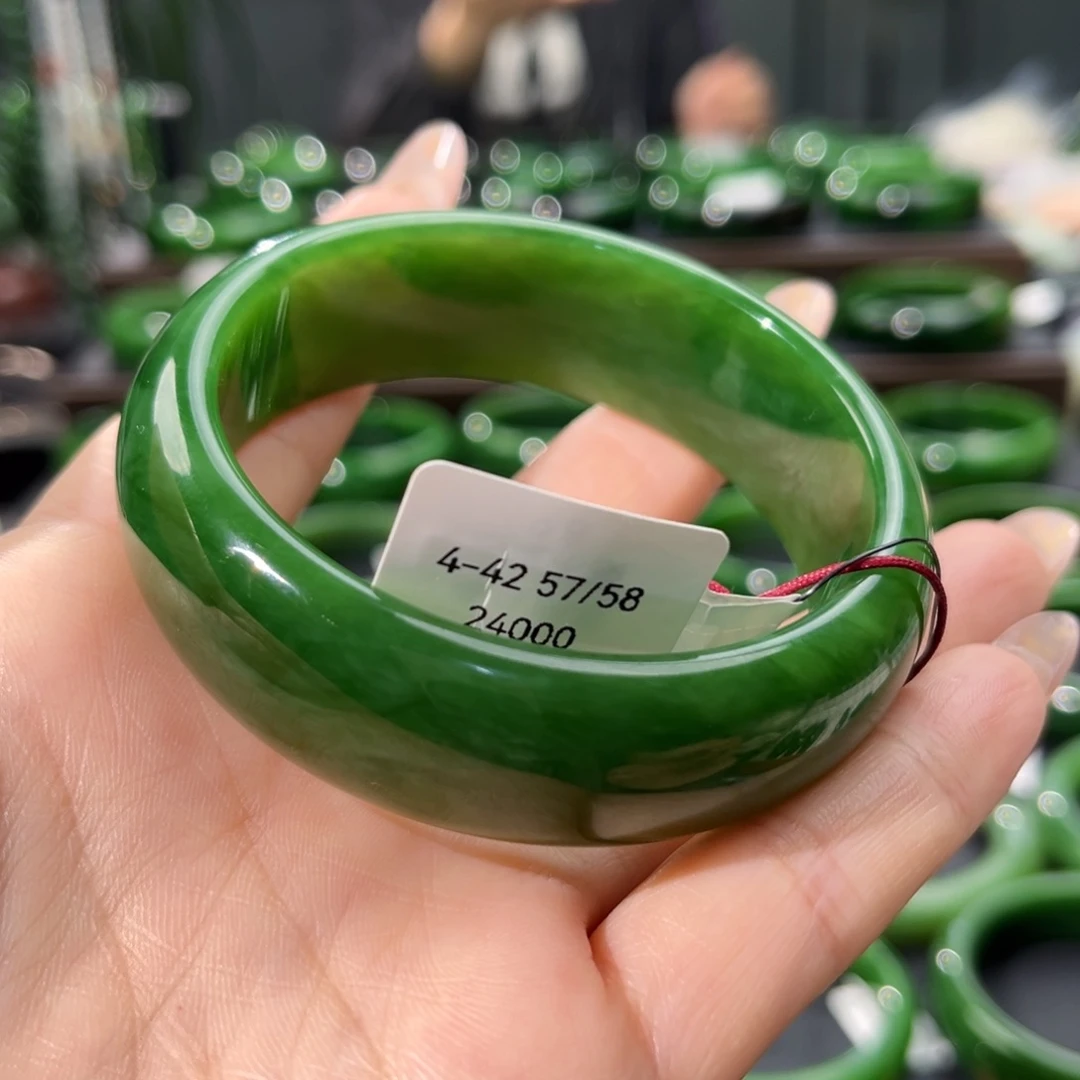 未镶嵌手镯和田玉（碧玉）