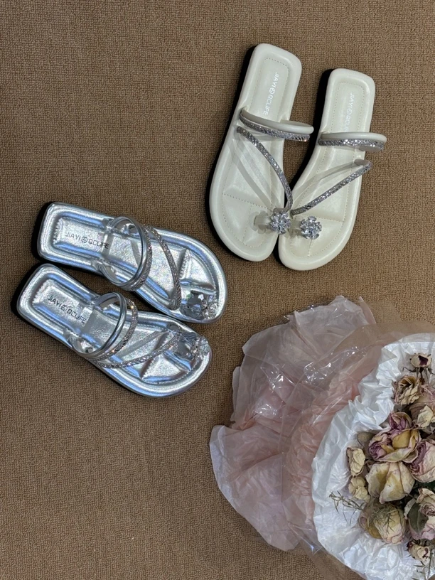 D11-13一字式扣带凉鞋百搭银色低帮时尚鞋子时装凉鞋露趾平底鞋