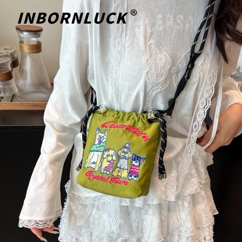 可爱刺绣卡通小包包女夏天轻便尼龙布袋水桶包小众百搭斜挎手机包