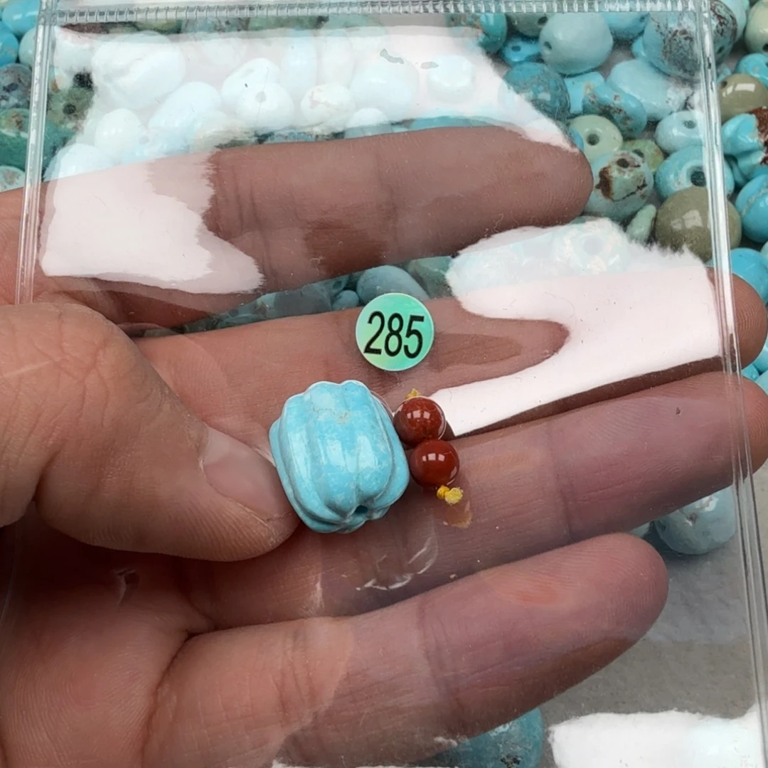 南红玛瑙未镶嵌珠宝奇石