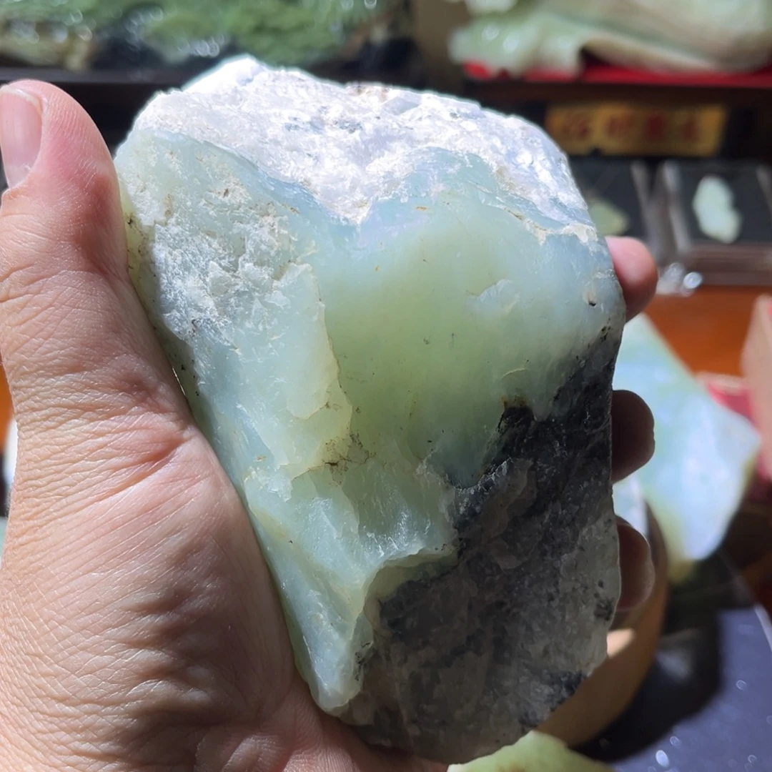 蛇纹石玉未镶嵌珠宝奇石