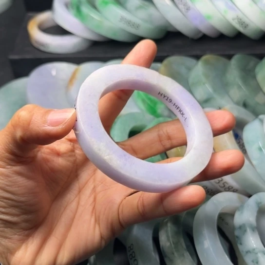 定制翡翠未镶嵌手镯