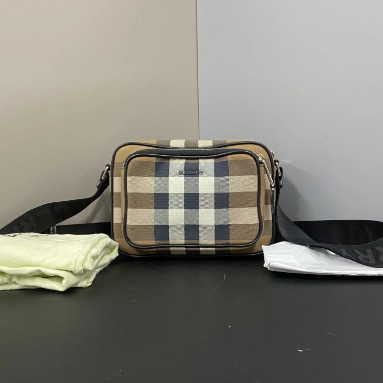 95新/博柏利/包包/[251218NKWC]/C18379037282