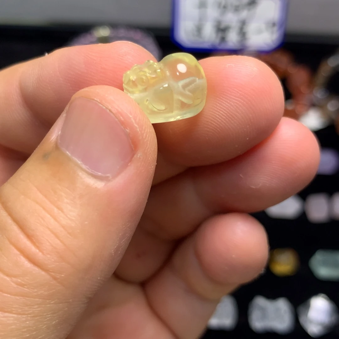 未镶嵌颈饰水晶皮卡丘