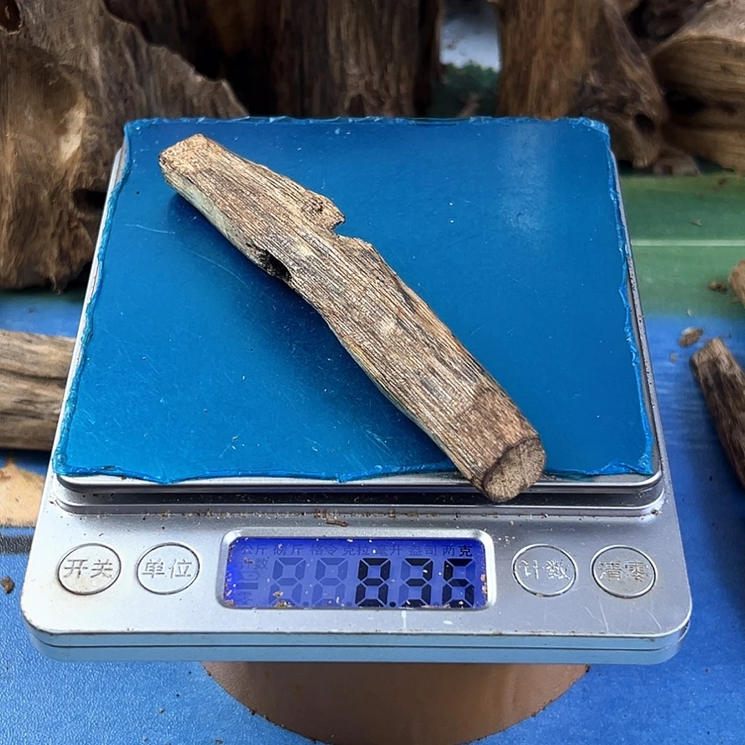 香料绿奇楠虫漏白棋8克