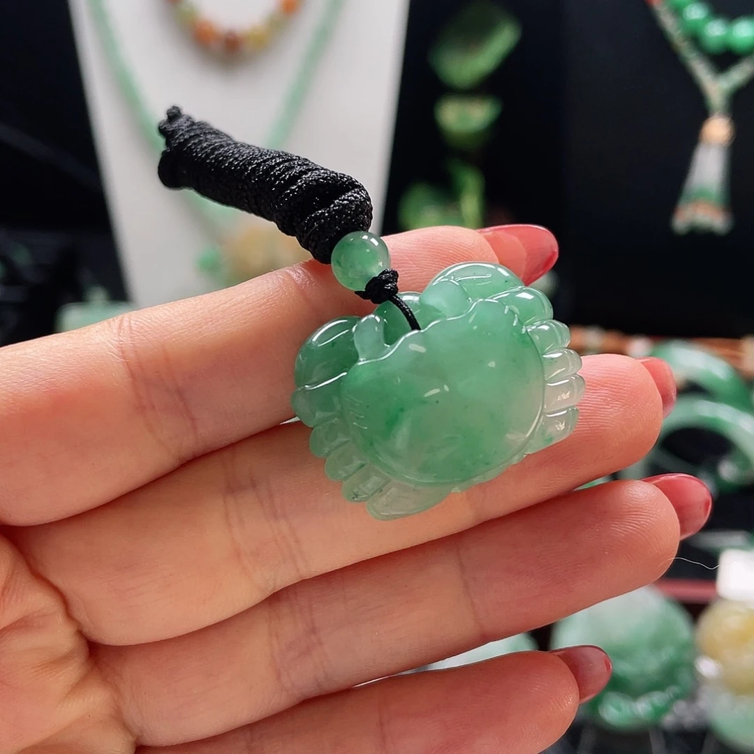 石英质玉（非洲翠）未镶嵌吊坠
