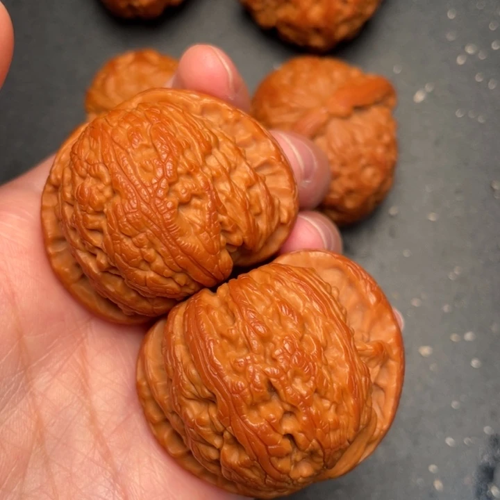 秦岭野生核桃文玩