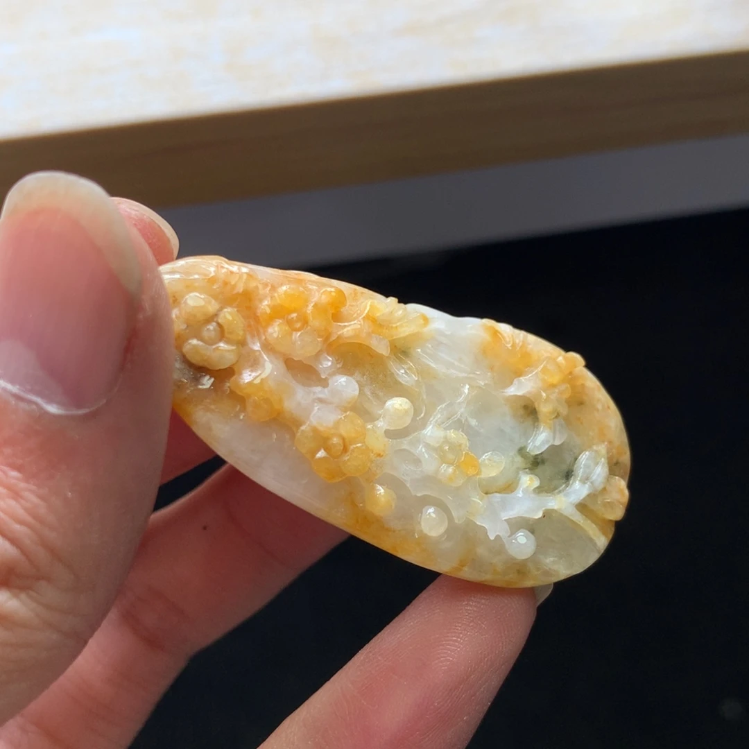 翡翠未镶嵌颈饰吊坠