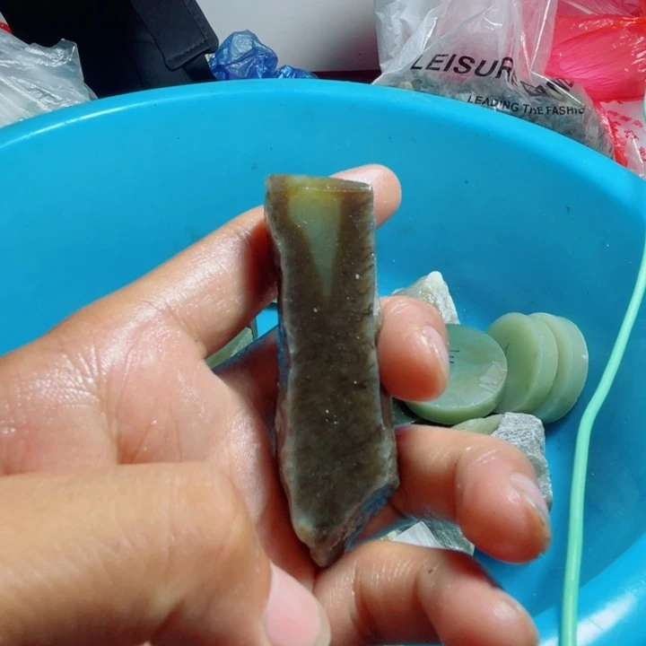 未镶嵌和田玉（糖玉）珠宝半成品