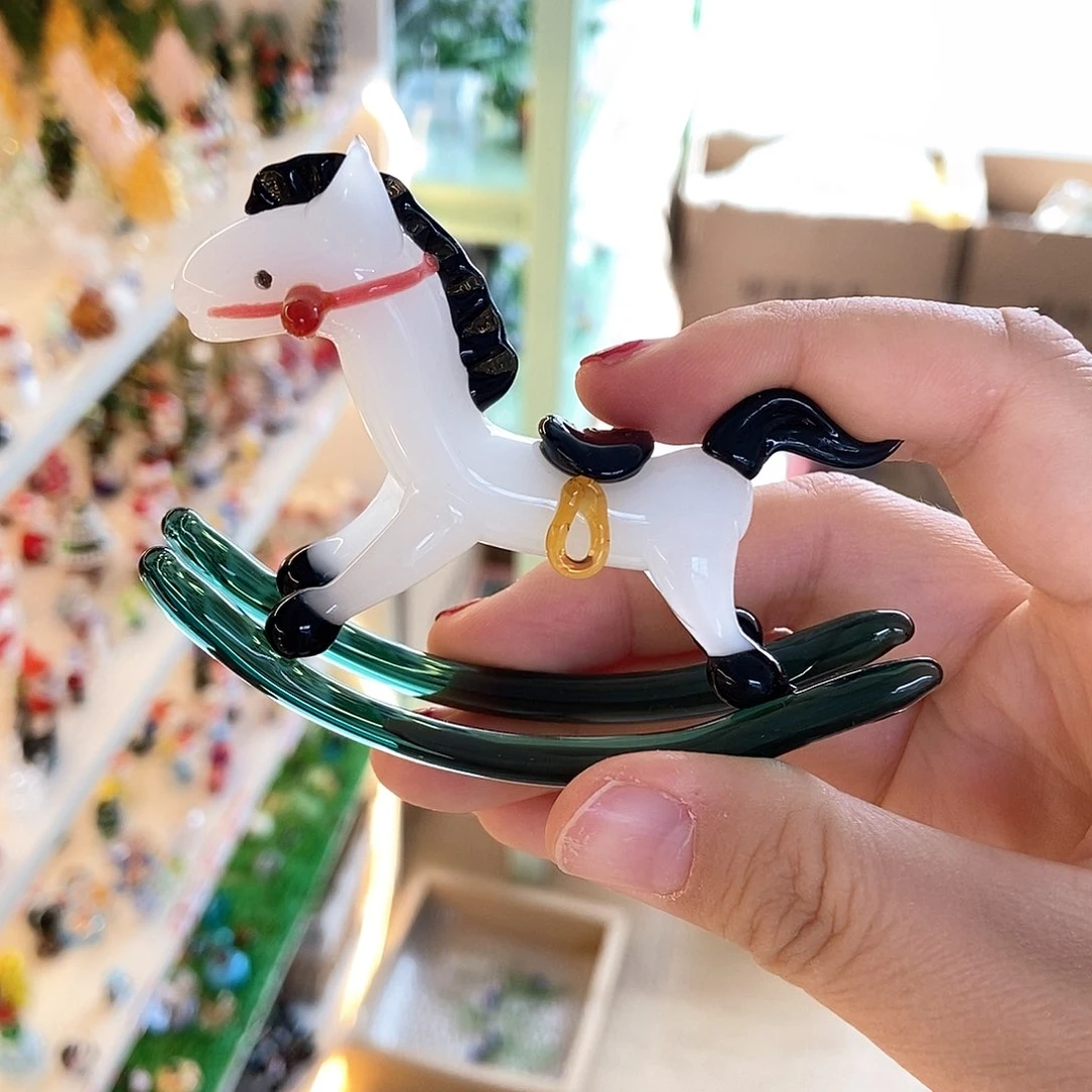 琉璃手工艺品摇摇马