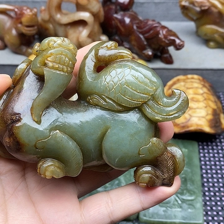 未镶嵌蛇纹石玉颈饰花*雨