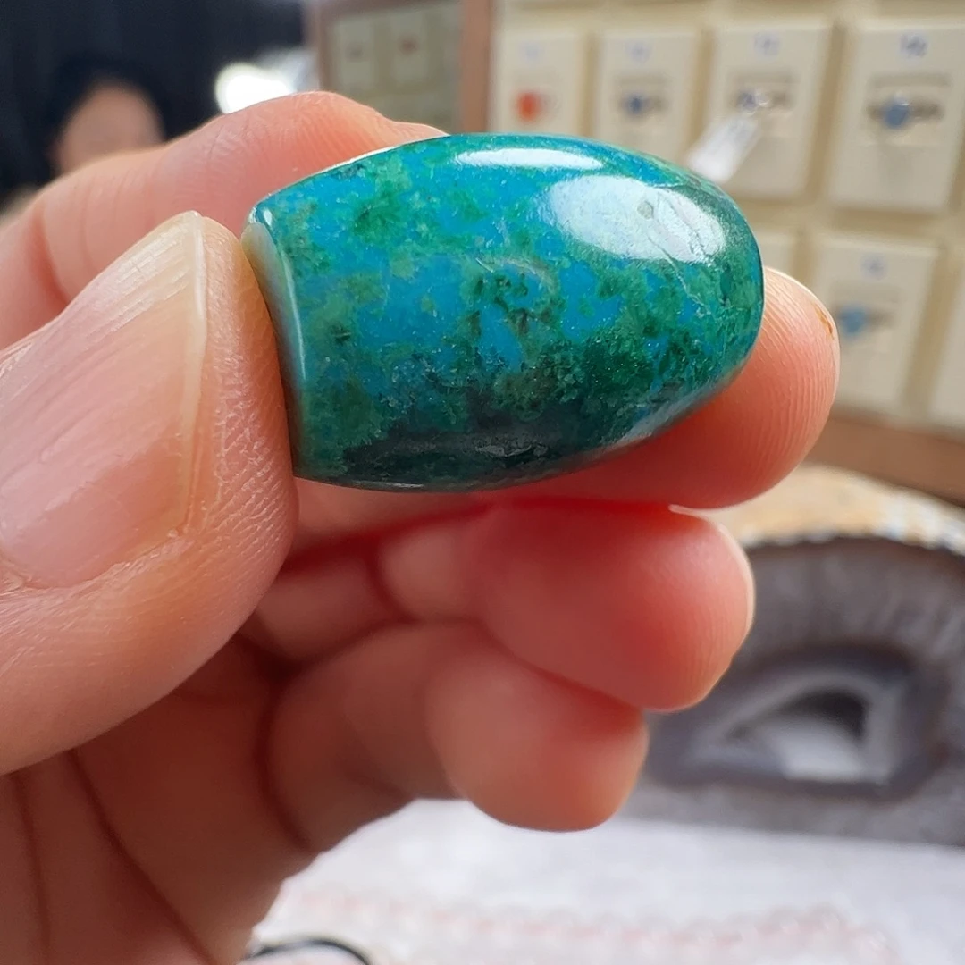 孔雀石未镶嵌颈饰天然硅孔雀石