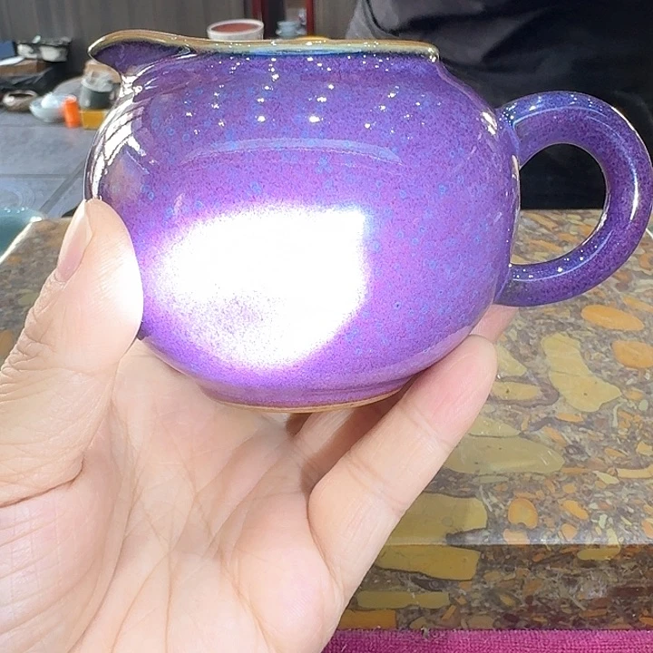 钧瓷公道杯一个，瓷。品茗