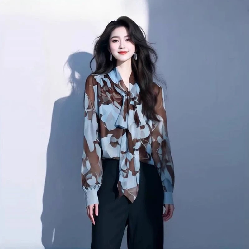 洋气复古印花蓝色雪纺衬衫女春季新款高级感气质长袖防晒衬衣上衣