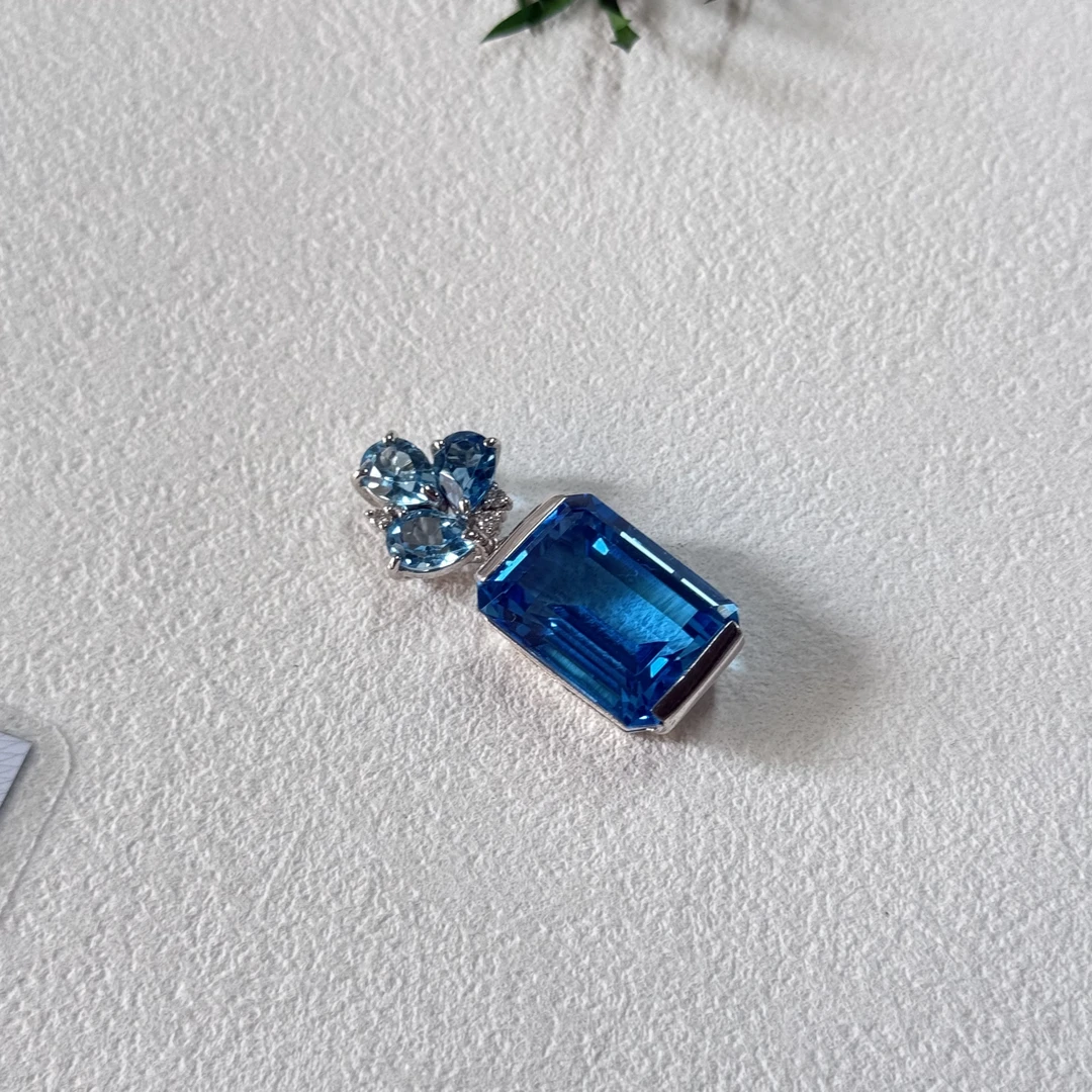 99新  【六六中古】孤品托帕石18k金吊坠te2485