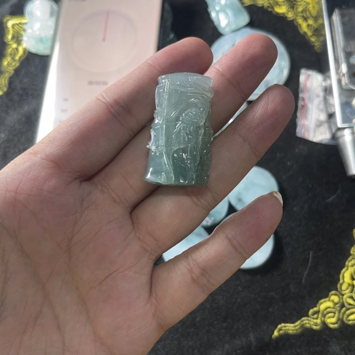 定制翡翠未镶嵌四*度直发