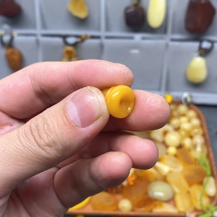 蜜蜡珠宝奇石未镶嵌奈*哩