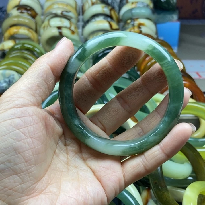 迦***露蛇纹石玉未镶嵌手镯