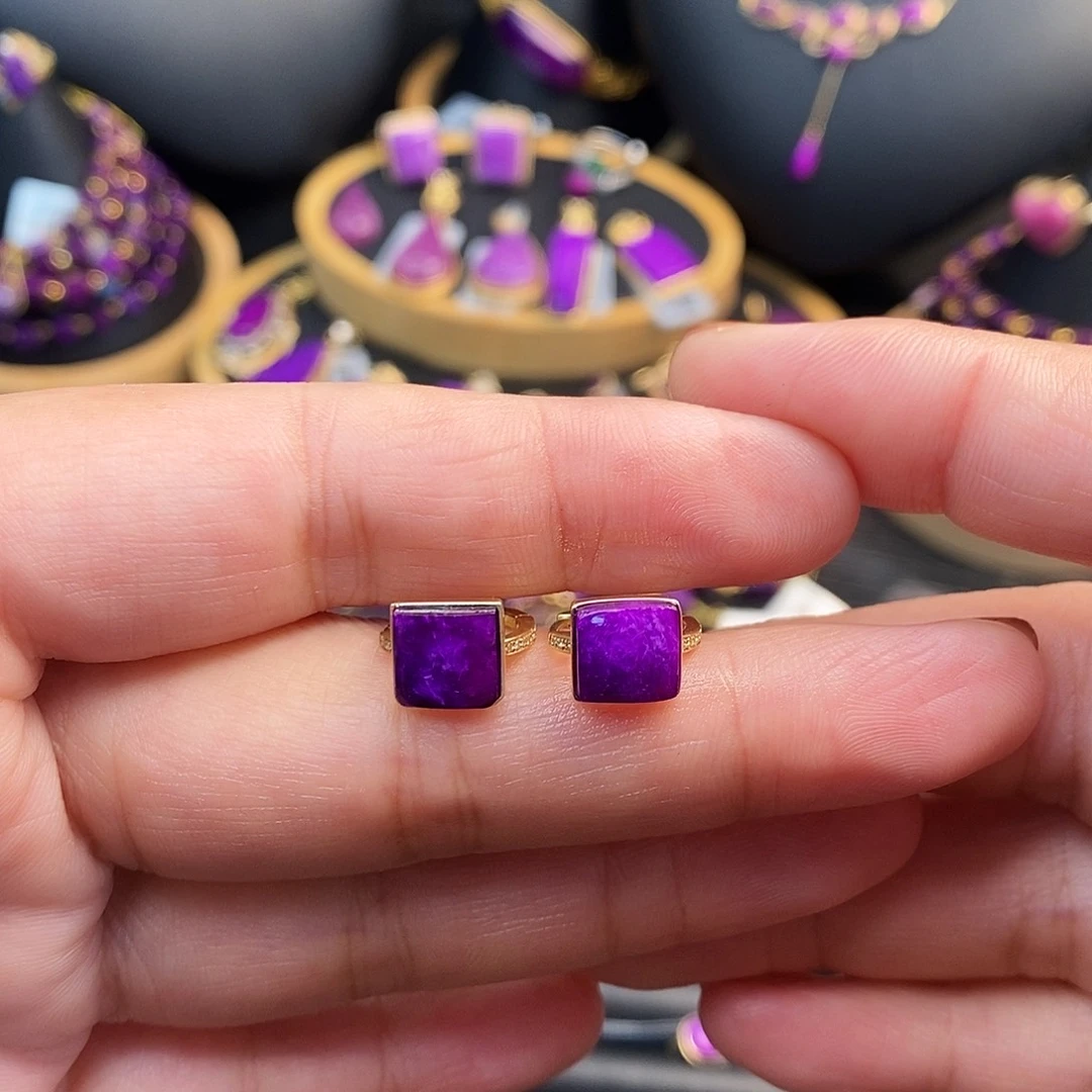 苏纪石（舒俱来）18K金镶嵌耳饰