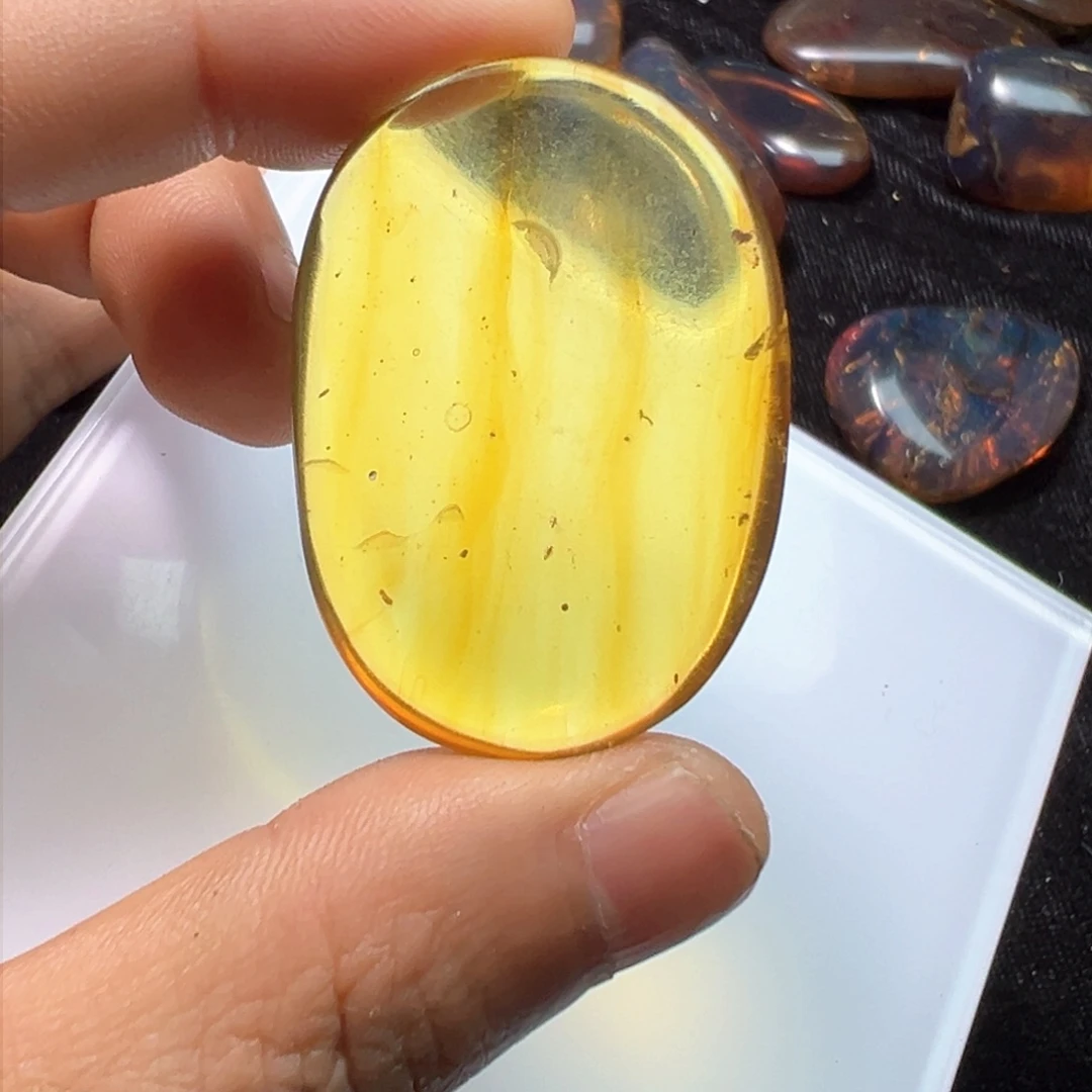 琥珀裸石未镶嵌虫珀吊坠