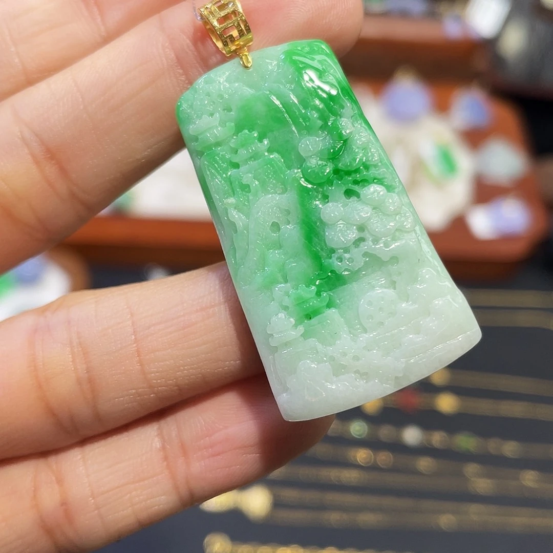 翡翠18K金镶嵌耳饰山水