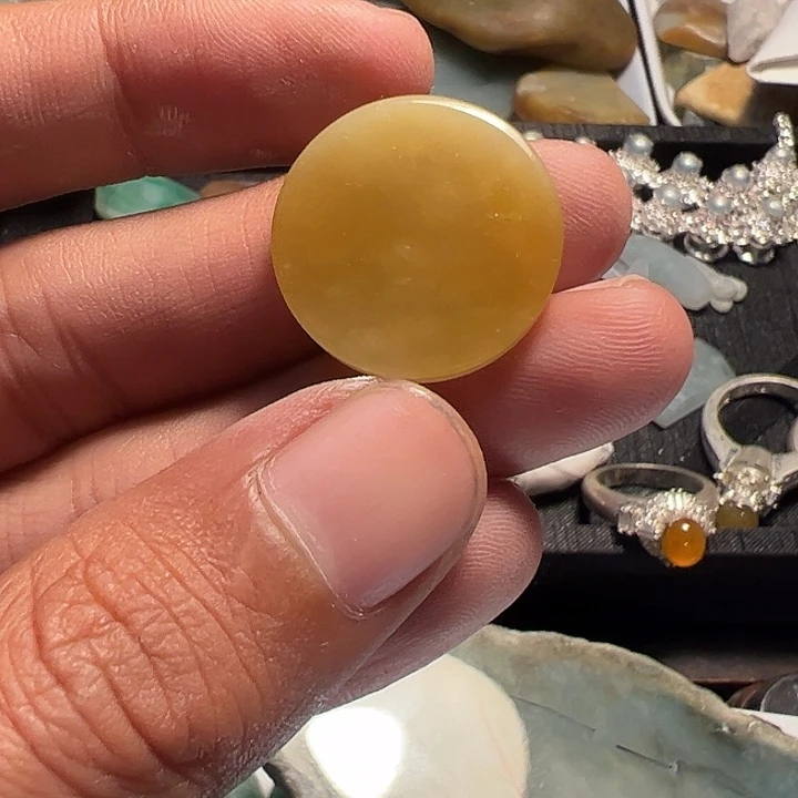 翡翠未镶嵌颈饰天然黄翡