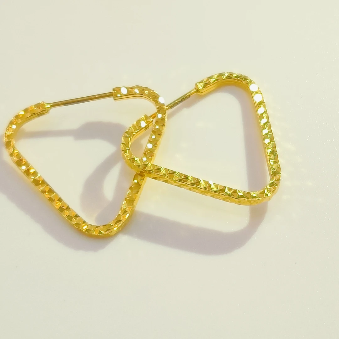 足金999时尚三角耳饰2.20g