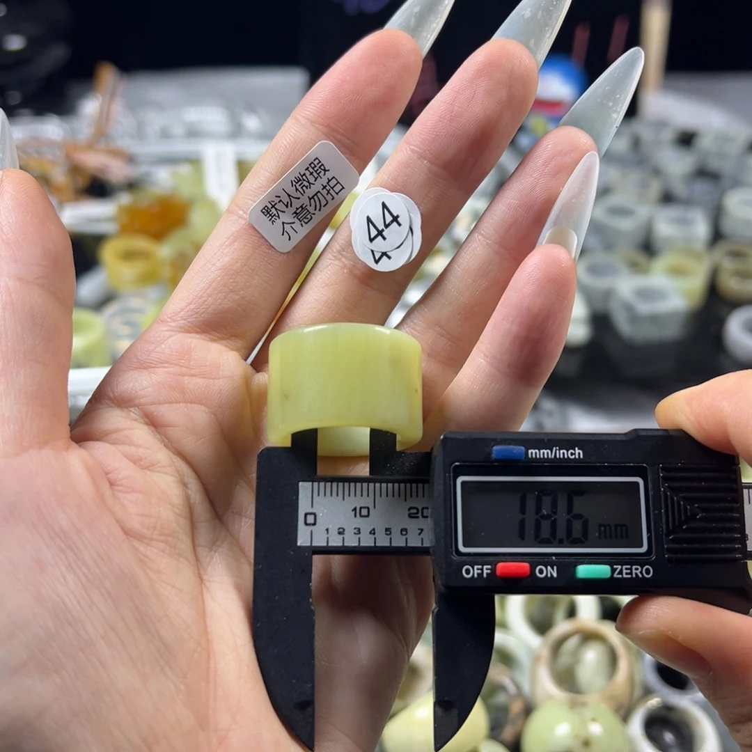 蛇纹石玉未镶嵌戒指