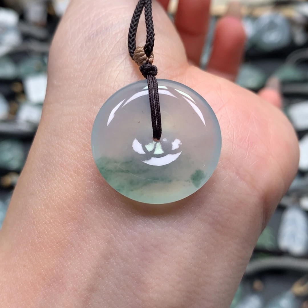 翡翠颈饰未镶嵌扣子