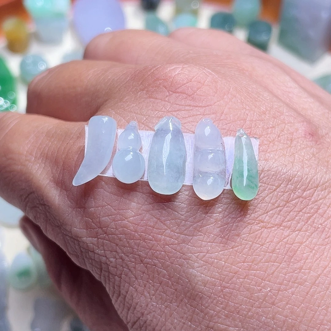 颈饰未镶嵌翡翠五件套