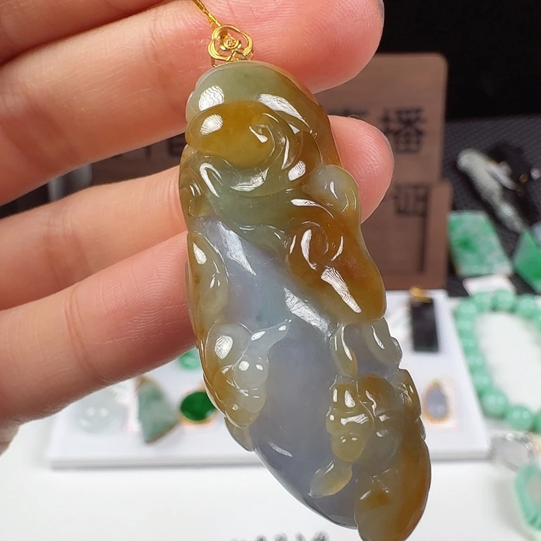 翡翠18K金镶嵌颈饰
