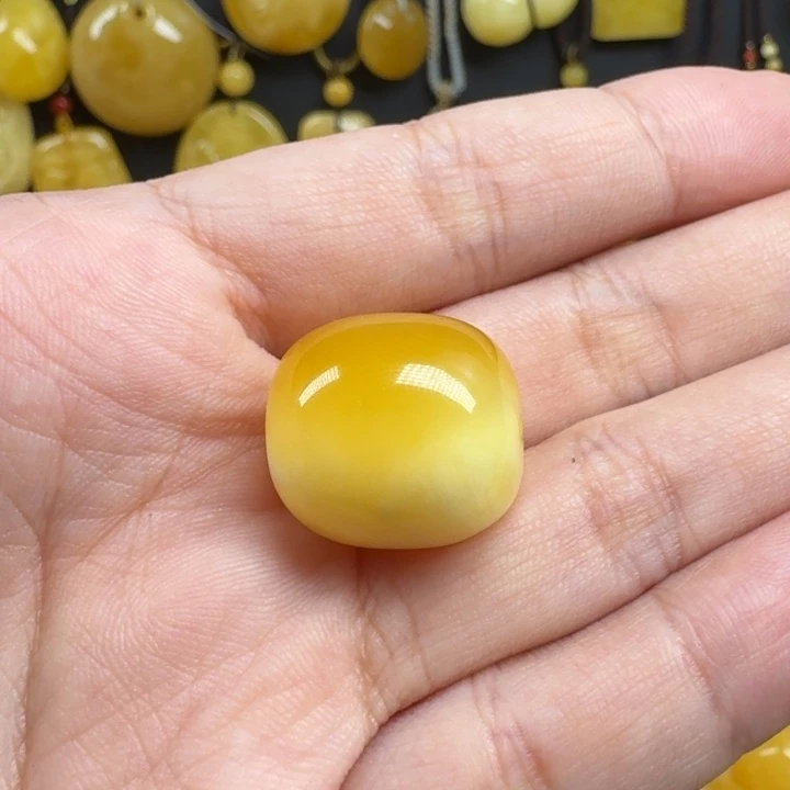 小***半蜜蜡未镶嵌珠宝奇石