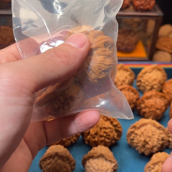 董***康吊坠桃核哥哥哥哥哥哥