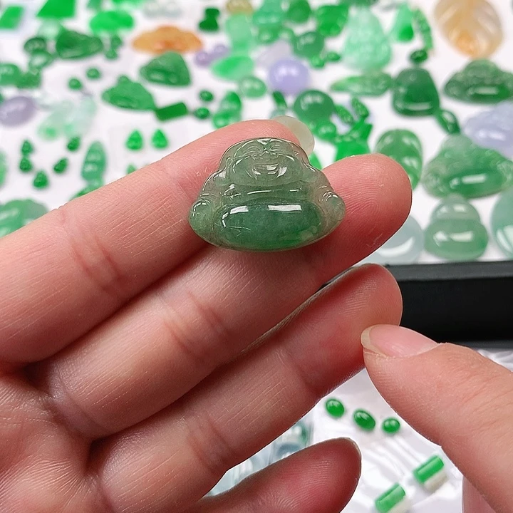 翡翠颈饰未镶嵌翡翠