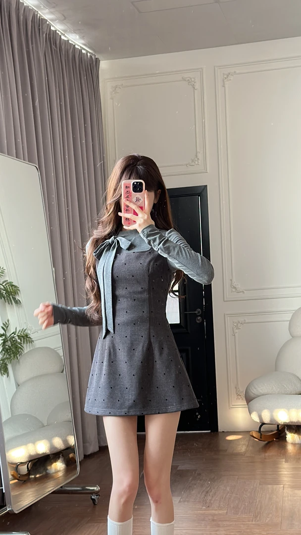 小小仟 【安东莫夫】2024秋冬季新款T恤波点背心连衣裙