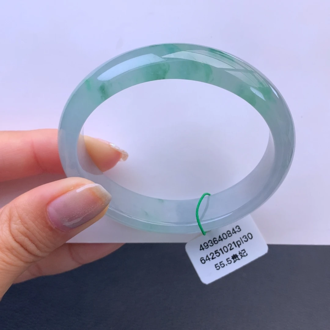 翡翠未镶嵌手镯冰飘绿花贵妃手镯（冰丝细纹）