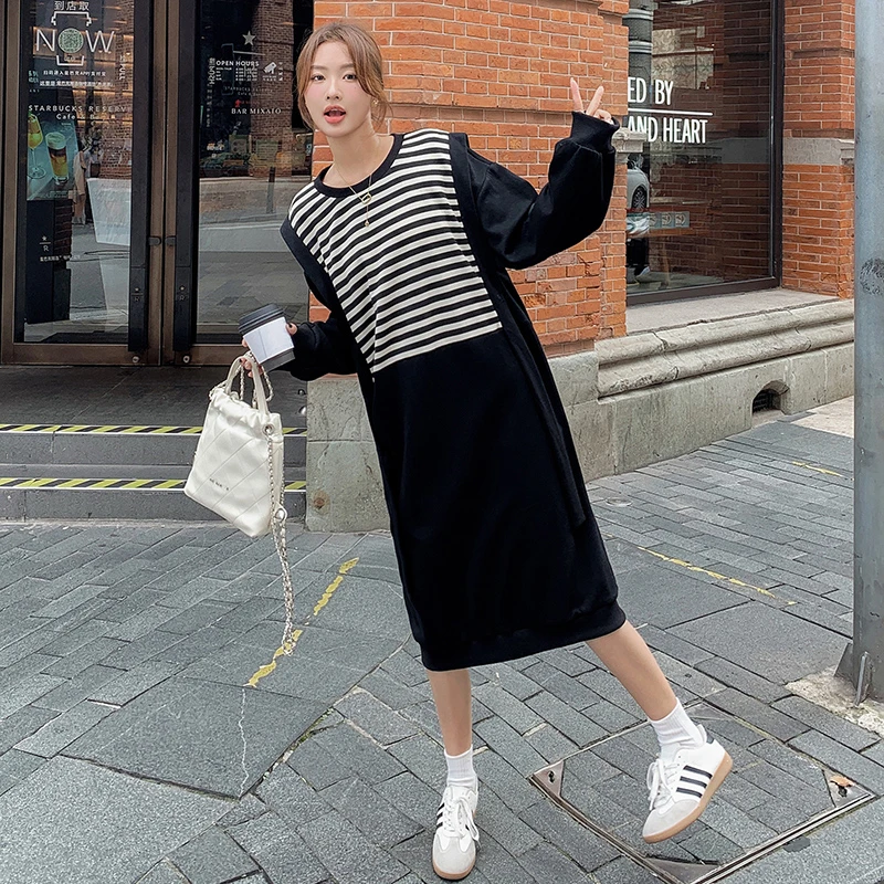 设计感宽松慵懒风黑色条纹卫衣裙春秋新款休闲显瘦小个子连衣裙女