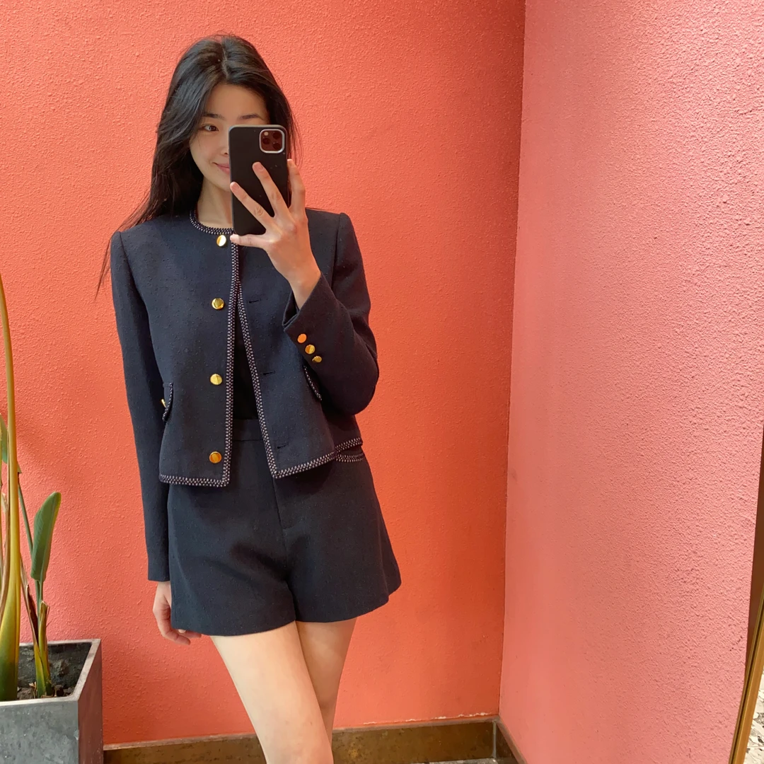 （默茗服装）简约金币扣套装