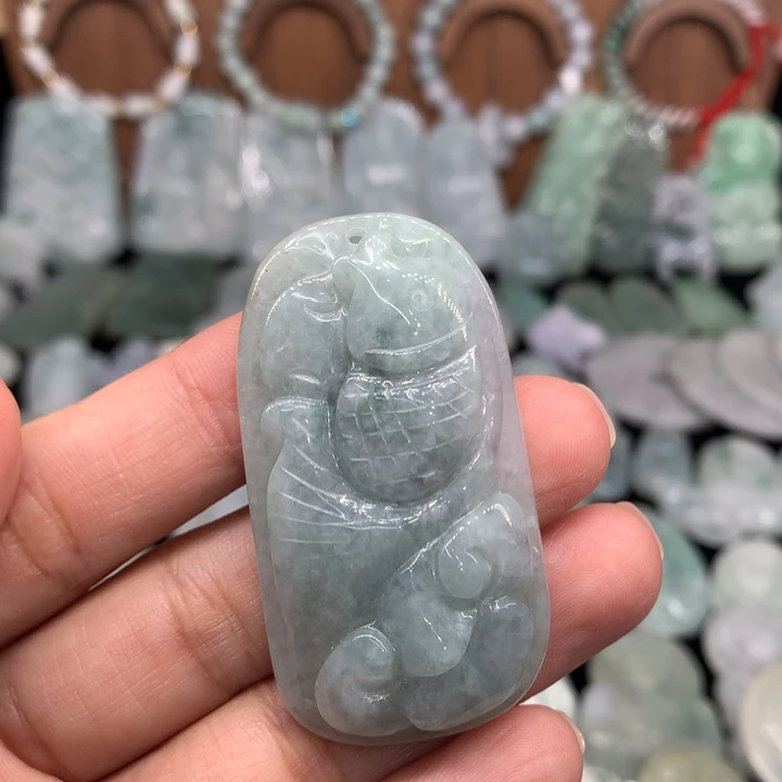 翡翠未镶嵌颈饰11