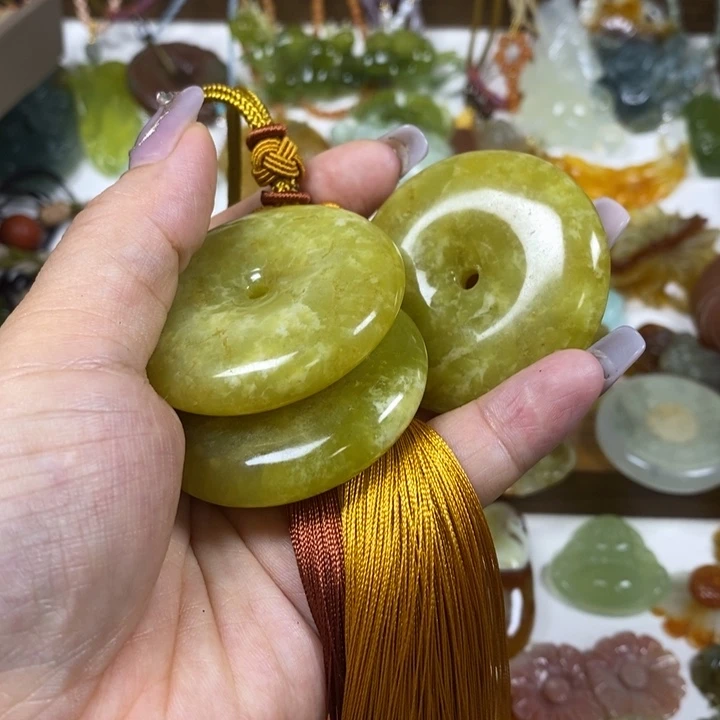 蛇纹石玉未镶嵌车挂