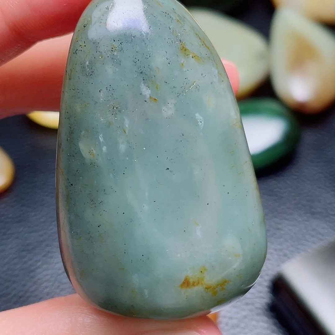 和田玉未镶嵌珠宝奇石