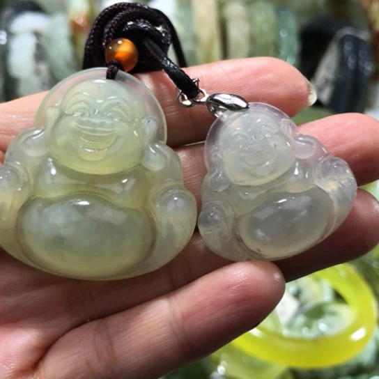 未镶嵌岫玉吊坠双面雕刻