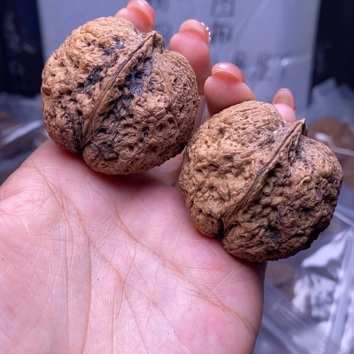 文玩核桃把件云南野生铁核桃11号42mm