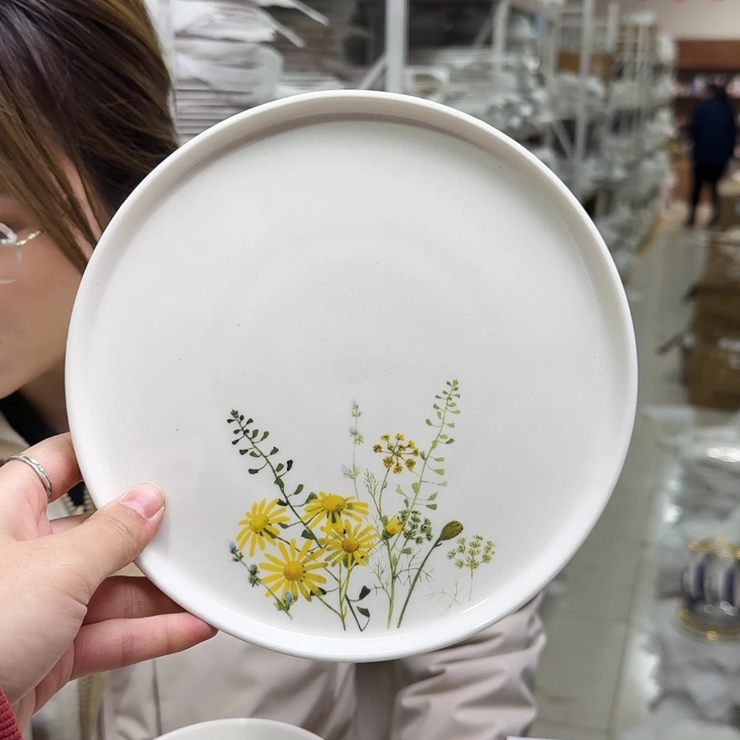 骨瓷20cm一个平盘瑕疵品不忒不还(39米包邮)