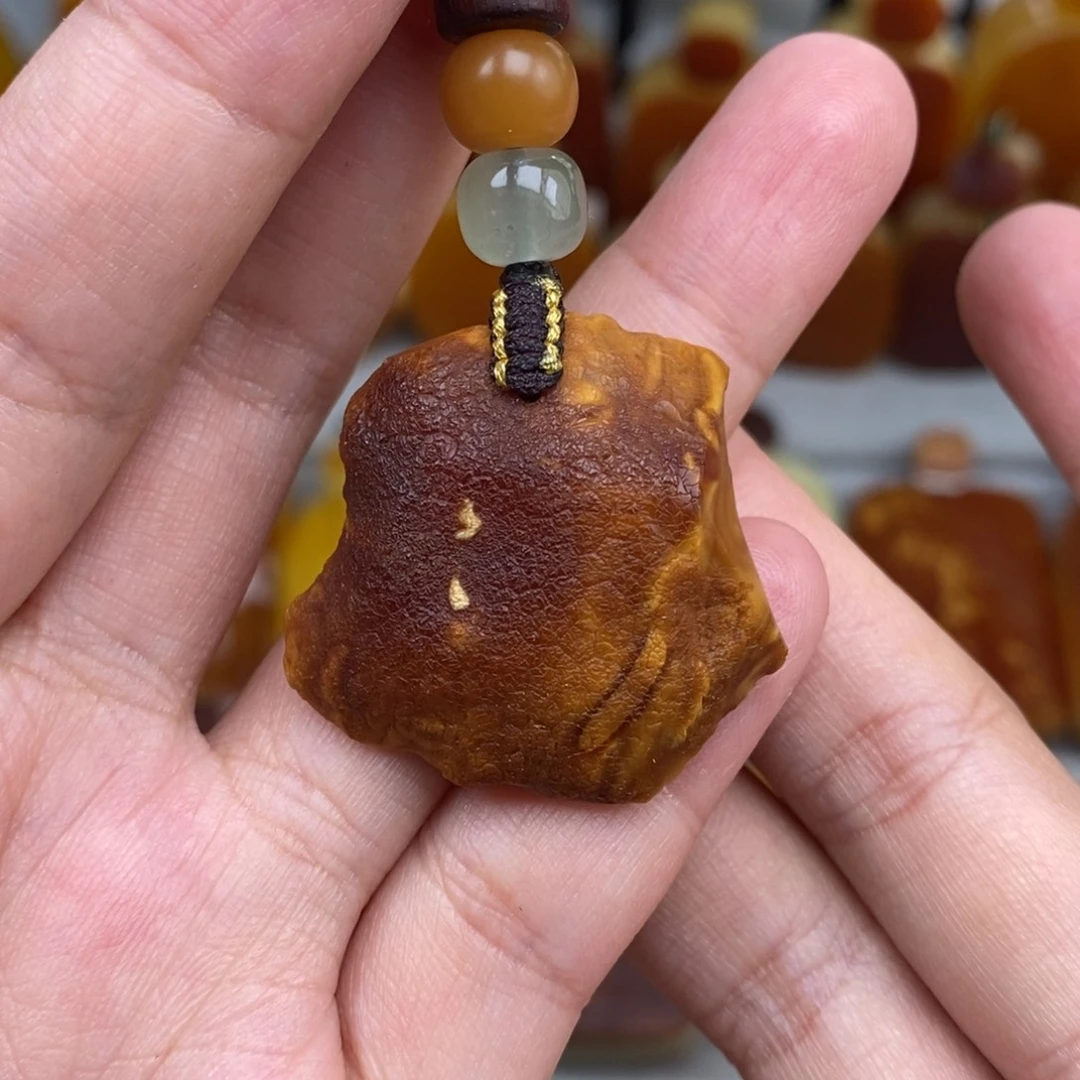 琥珀未镶嵌珠宝奇石